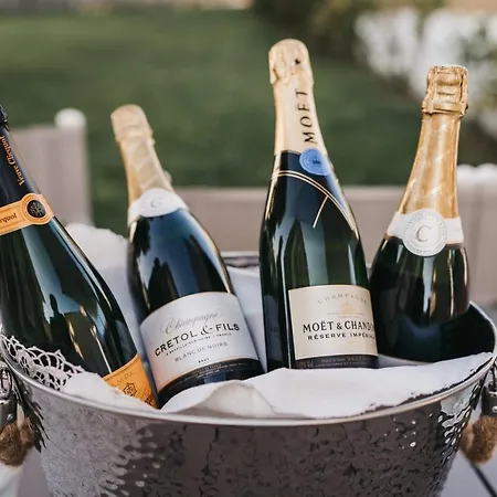 Lido Luxury *