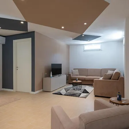 Lido Luxury
