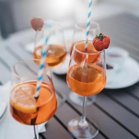 Lido Luxury *